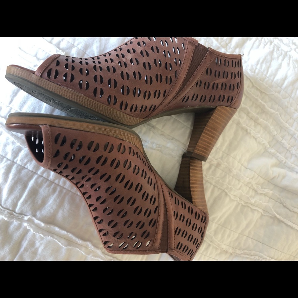 Booties - Picture 4 of 7